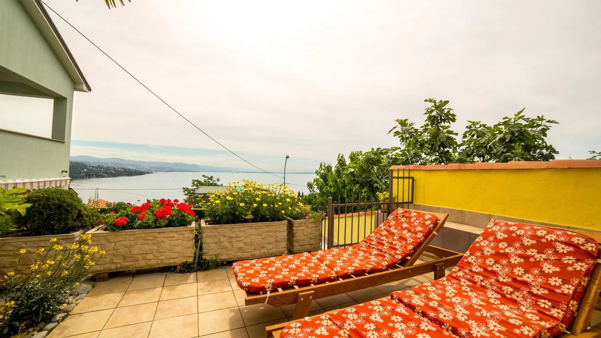 Oberhalb Voloscas Gelegene Moderne Ferienwohnungen Opatija 0*,  Croatia