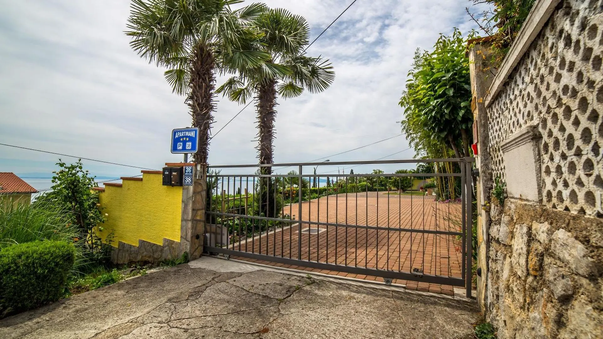 Apartment Oberhalb Voloscas Gelegene Moderne Ferienwohnungen Opatija Croatia