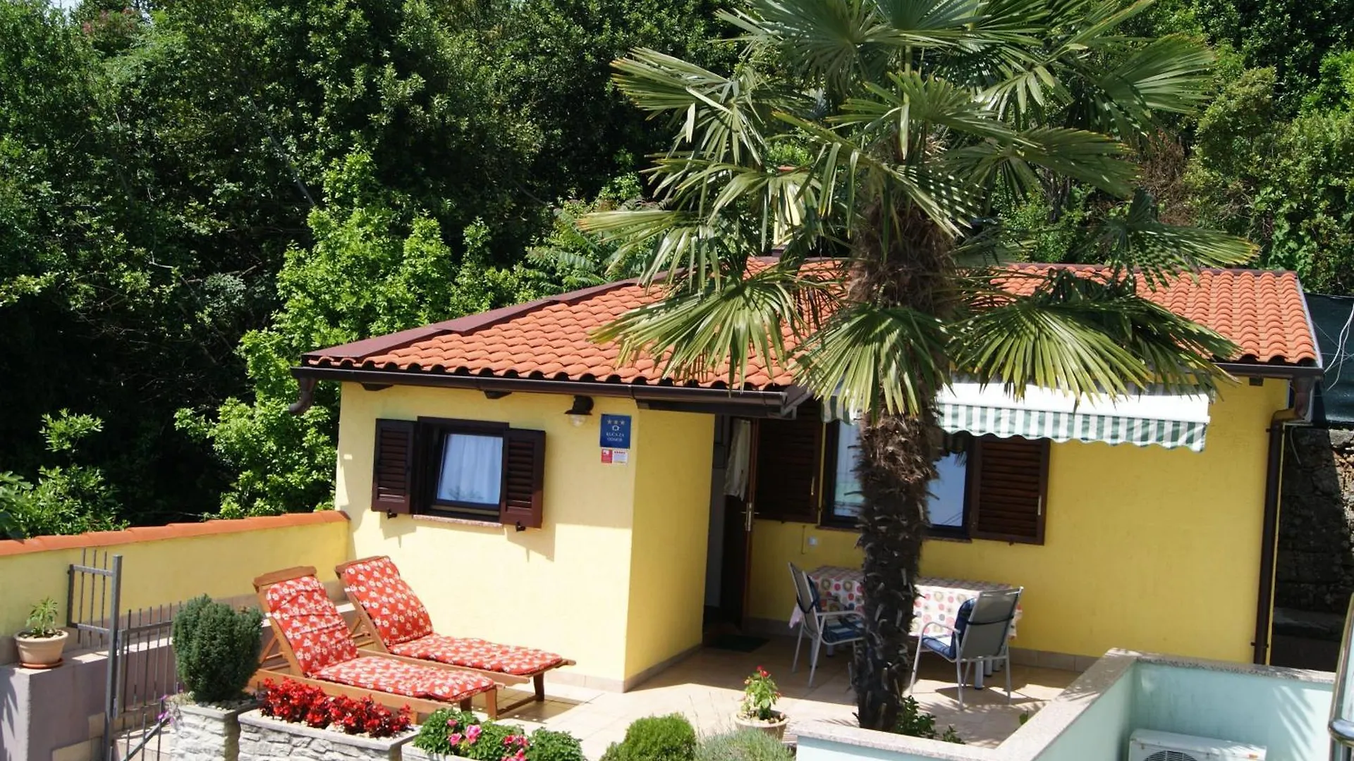 Oberhalb Voloscas Gelegene Moderne Ferienwohnungen Opatija